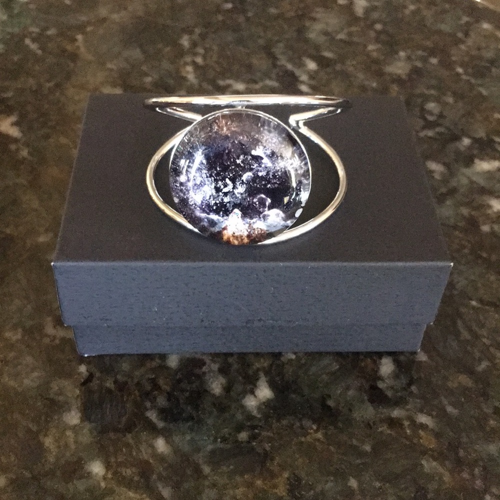Cuff Bracelet - Picture 2 of 10